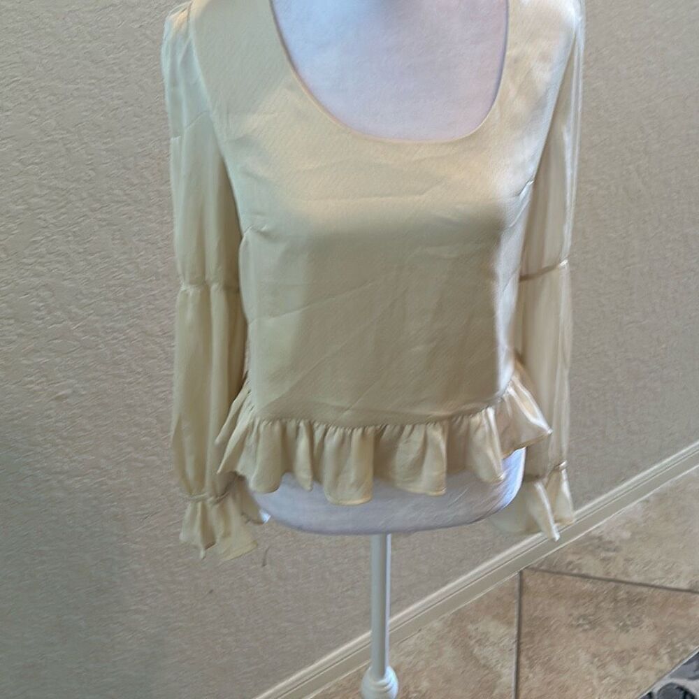 Promesa Size M Ruffle Hem Peasant Blouse Beige Cream Romantic Cottagecore Top